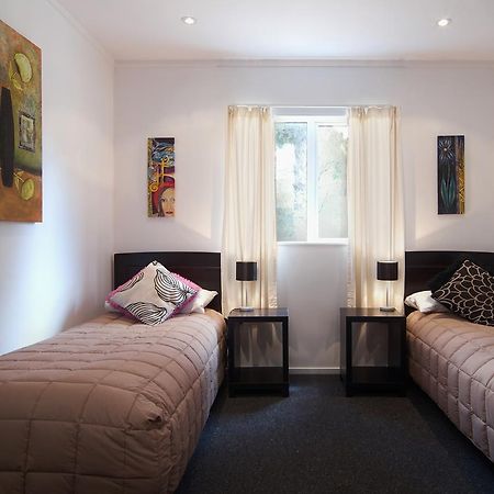 Nut Point Cottage West Melton エクステリア 写真